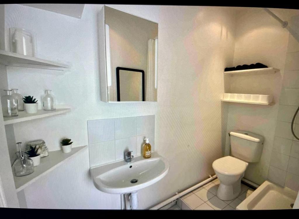 Cute One Bedroom In Le Marais Paris Exterior photo
